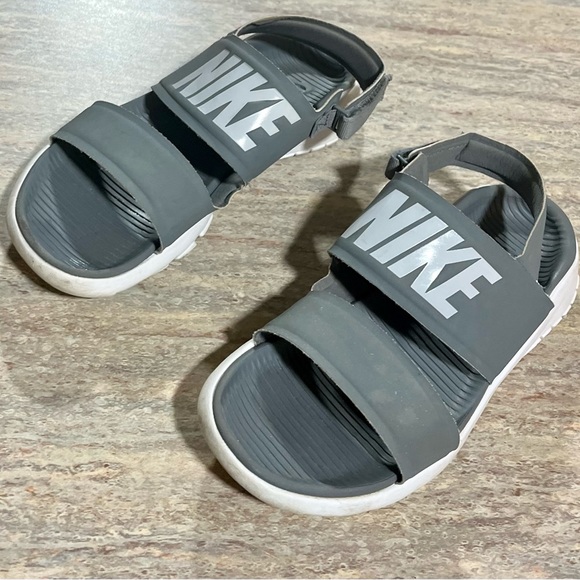 Nike open toe strapped sandals - Picture 7 of 15